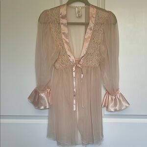 Vintage Elegant Sheer Lace Intimates Pinky Peach Robe